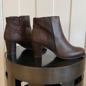 NWT Italian Leather Tiffany Chocolate Brown Ankle Boots